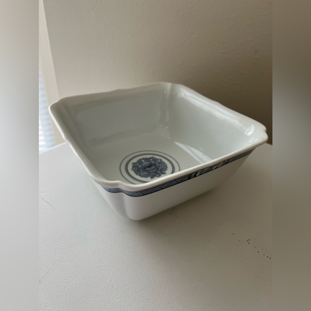 GEORGES BRIARD BLUE DYNASTY CHINA 8" SQUARED HUGE SERVING BOWL